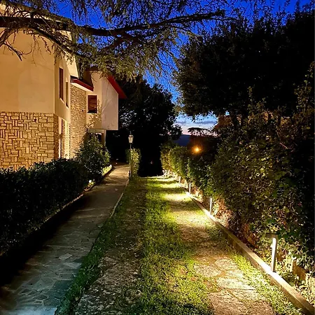 Degli Ulivi Garden Daire